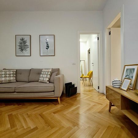 Serendipity Apartments - Duomo Милан Экстерьер фото