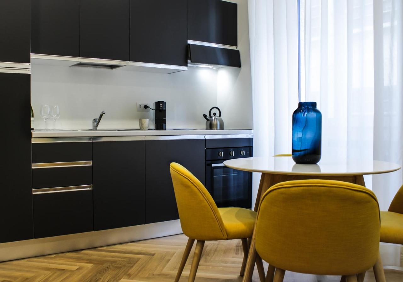 Serendipity Apartments - Duomo Милан Экстерьер фото