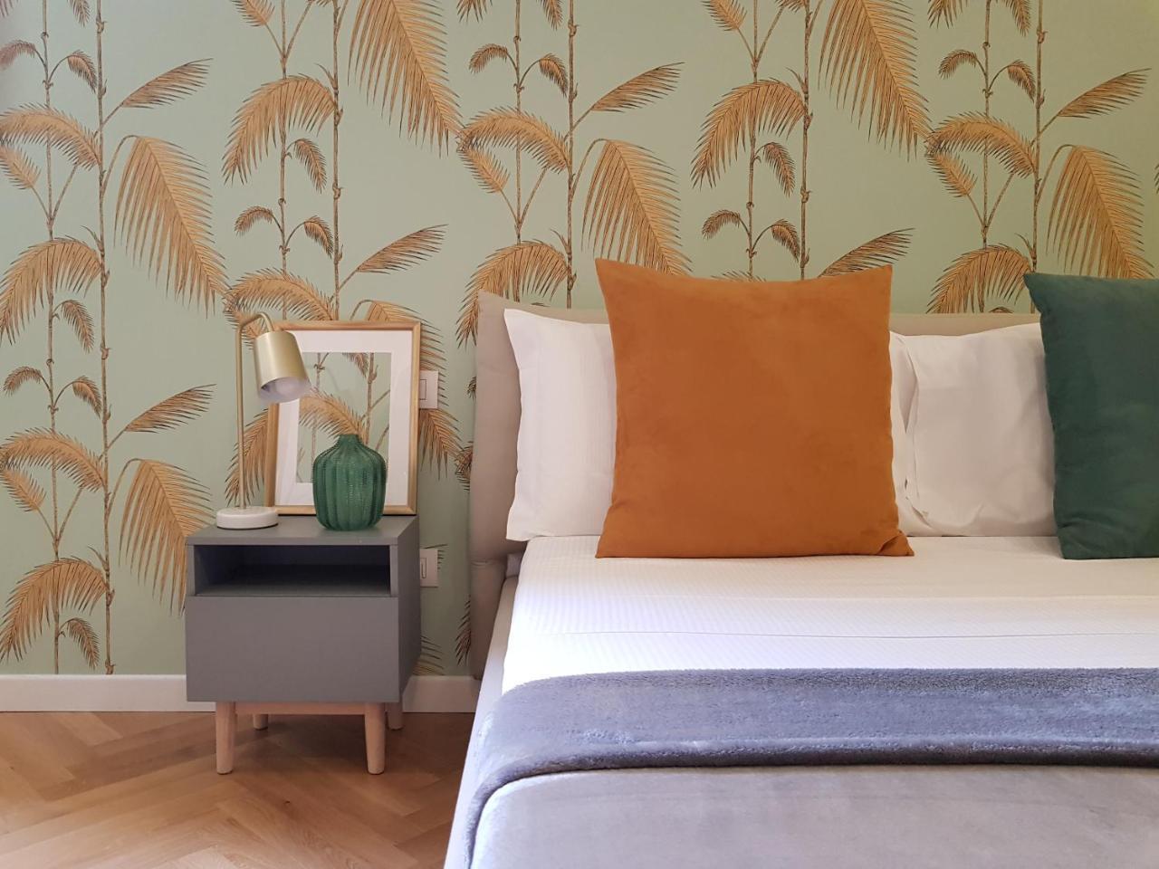 Serendipity Apartments - Duomo Милан Экстерьер фото